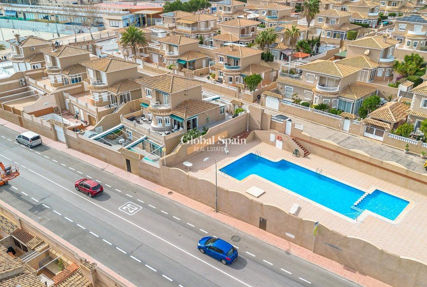 Odsprzedaż - WILLA  -
TORREVIEJA - LOS BALCONES - LOS ALTOS