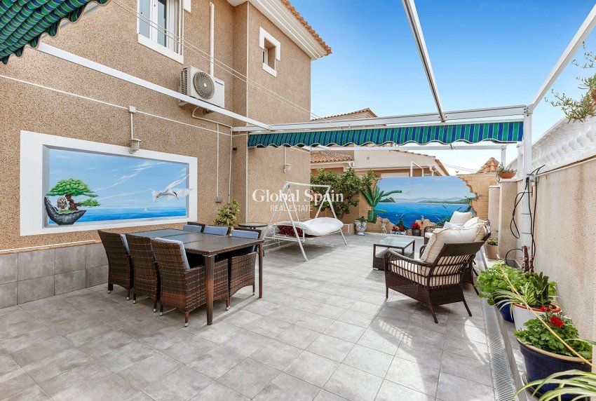 Odsprzedaż - WILLA  -
TORREVIEJA - LOS BALCONES - LOS ALTOS