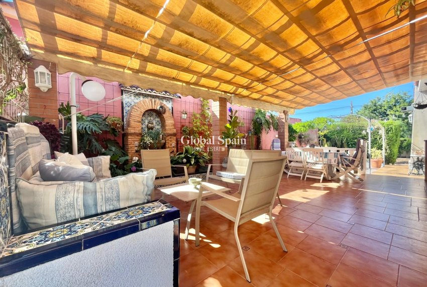 Odsprzedaż - WILLA  -
TORREVIEJA - LOS BALCONES - LOS ALTOS