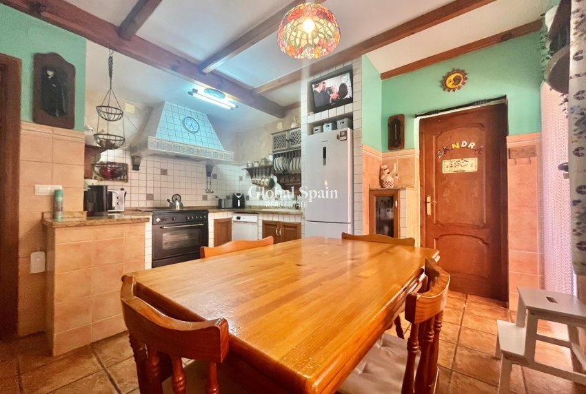 Odsprzedaż - WILLA  -
TORREVIEJA - LOS BALCONES - LOS ALTOS