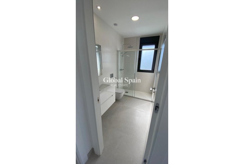 Odsprzedaż - WILLA  -
TORREVIEJA - LOS BALCONES - LOS ALTOS