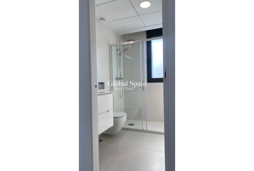 Odsprzedaż - WILLA  -
TORREVIEJA - LOS BALCONES - LOS ALTOS