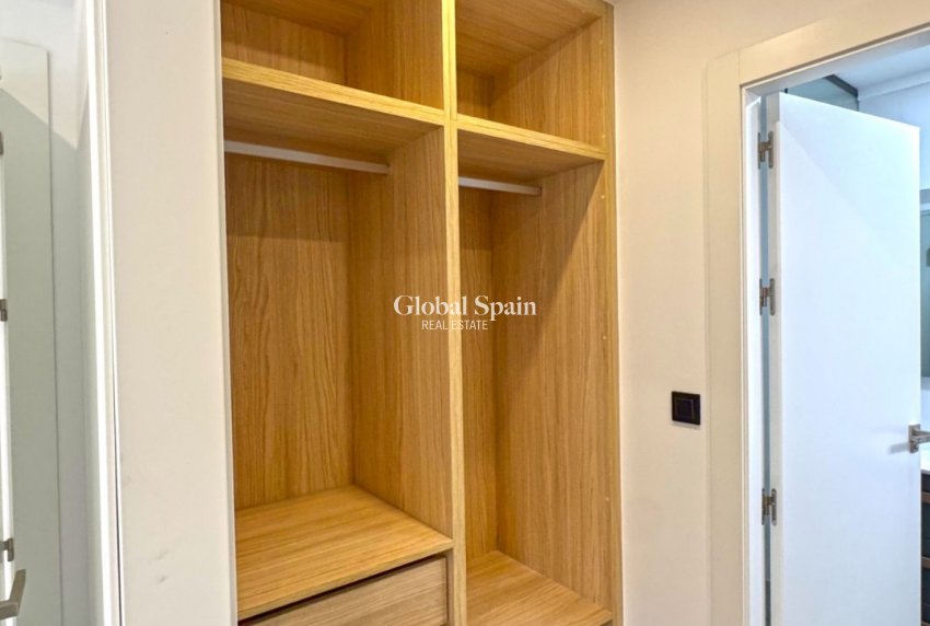 Odsprzedaż - WILLA  -
TORREVIEJA - LOS BALCONES - LOS ALTOS