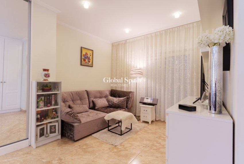 Odsprzedaż - WILLA  -
TORREVIEJA - LOS BALCONES - LOS ALTOS