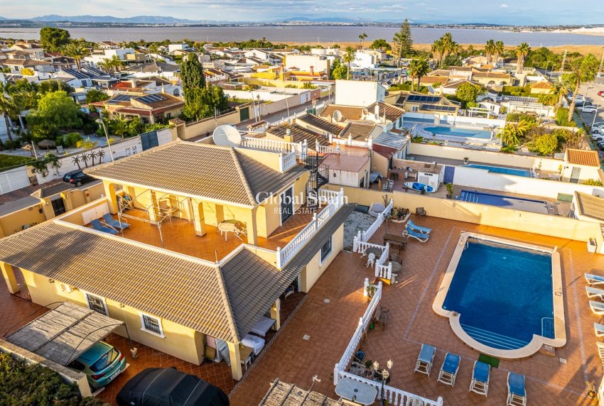 Odsprzedaż - WILLA  -
TORREVIEJA - LOS BALCONES - LOS ALTOS