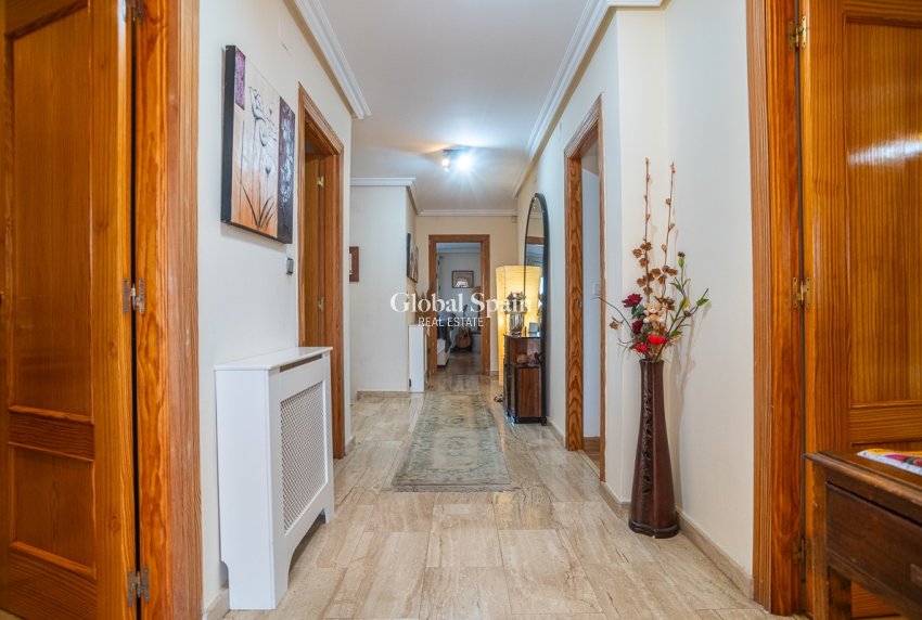 Odsprzedaż - WILLA  -
TORREVIEJA - LOS BALCONES - LOS ALTOS