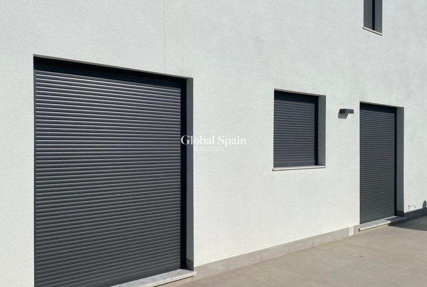 Odsprzedaż - WILLA  -
TORREVIEJA - LOS BALCONES - LOS ALTOS