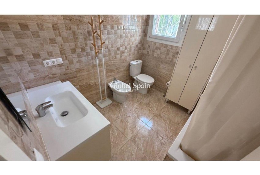 Odsprzedaż - WILLA  -
TORREVIEJA - LOS BALCONES - LOS ALTOS