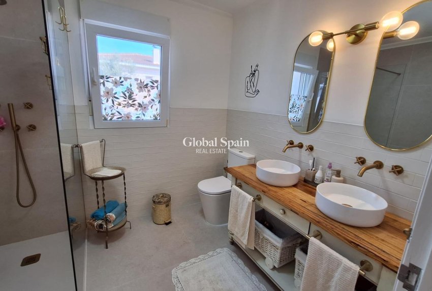 Odsprzedaż - WILLA  -
TORREVIEJA - LOS BALCONES - LOS ALTOS