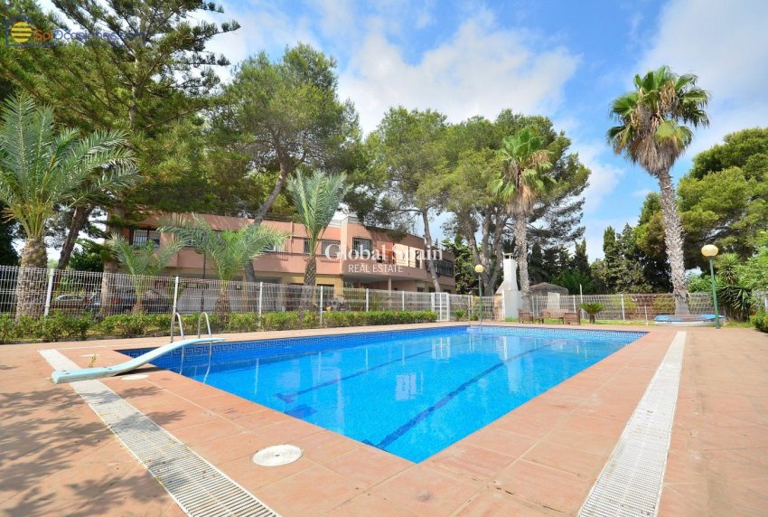 Odsprzedaż - WILLA  -
TORREVIEJA - LOS BALCONES - LOS ALTOS