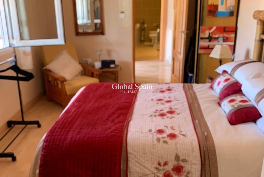 Odsprzedaż - WILLA  -
TORREVIEJA - LOS BALCONES - LOS ALTOS