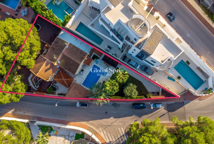 Odsprzedaż - WILLA  -
TORREVIEJA - LOS BALCONES - LOS ALTOS