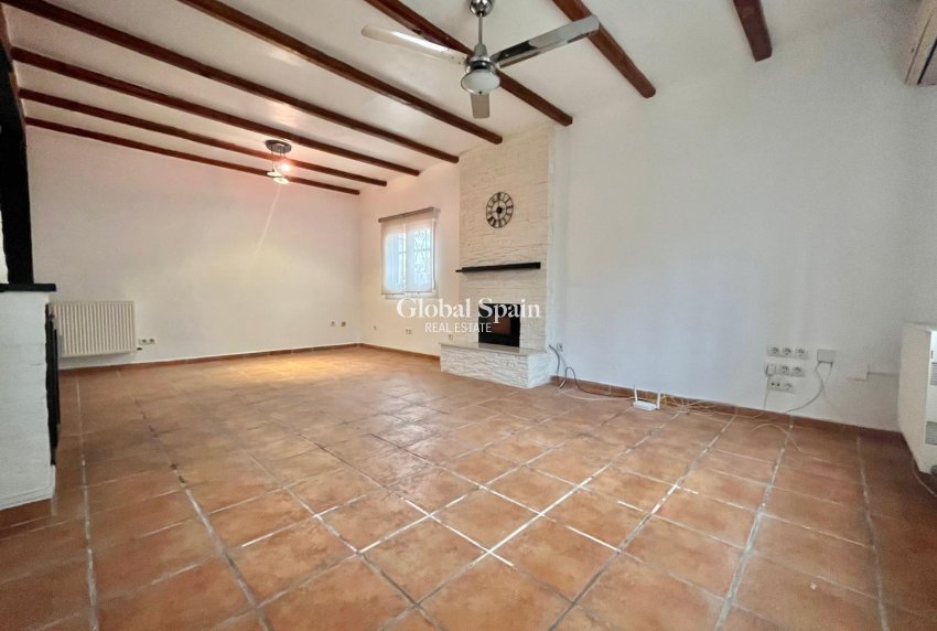 Odsprzedaż - WILLA  -
TORREVIEJA - LOS BALCONES - LOS ALTOS