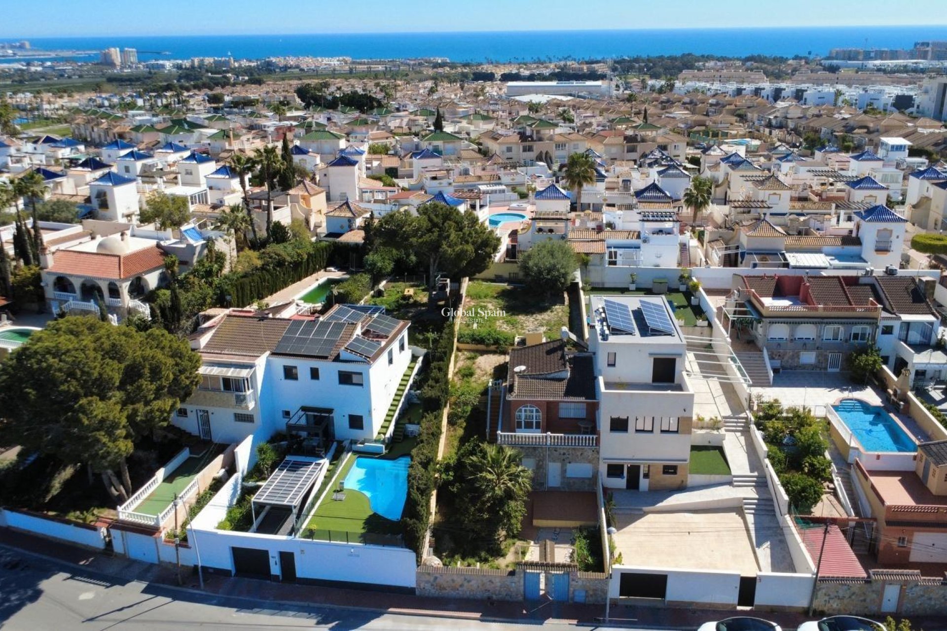 Odsprzedaż - WILLA  -
TORREVIEJA - LOS BALCONES - LOS ALTOS