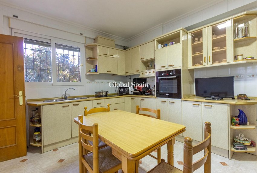 Odsprzedaż - WILLA  -
TORREVIEJA - LOS BALCONES - LOS ALTOS