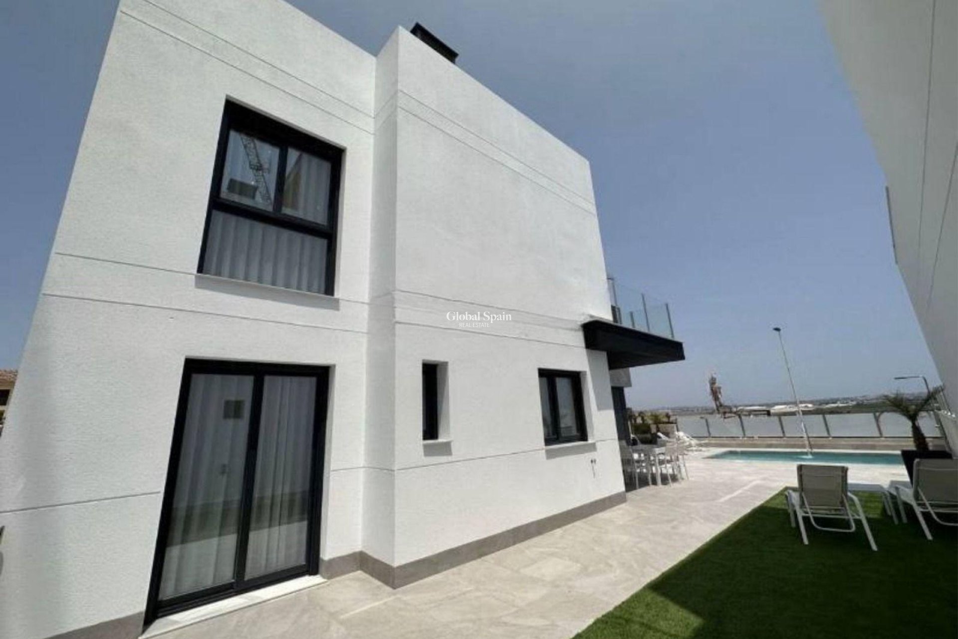 Odsprzedaż - WILLA  -
TORREVIEJA - LOS BALCONES - LOS ALTOS