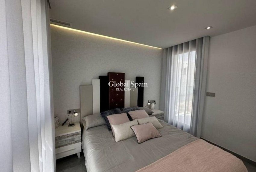 Odsprzedaż - WILLA  -
TORREVIEJA - LOS BALCONES - LOS ALTOS