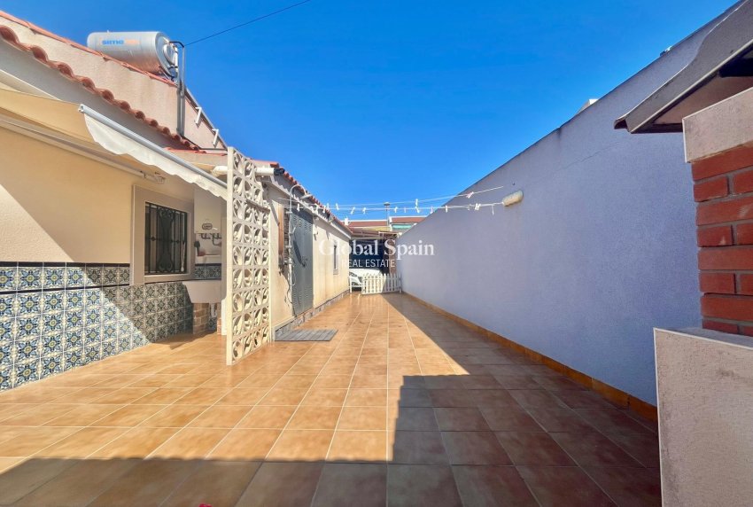 Odsprzedaż - WILLA  -
TORREVIEJA - LOS BALCONES - LOS ALTOS