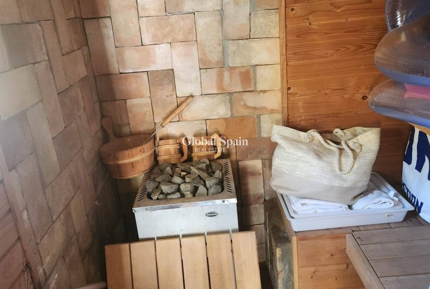 Odsprzedaż - WILLA  -
TORREVIEJA - LOS BALCONES - LOS ALTOS