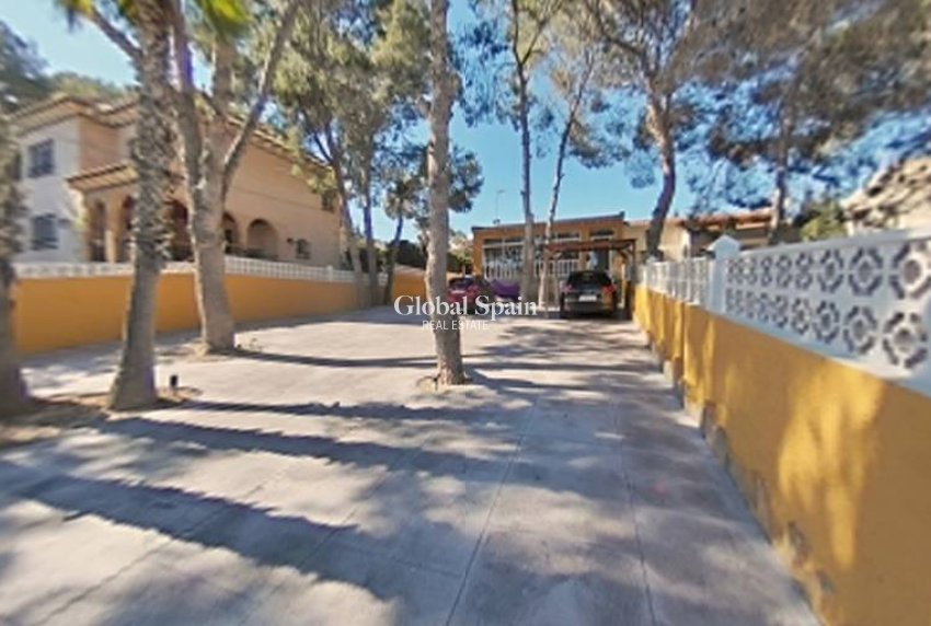 Odsprzedaż - WILLA  -
TORREVIEJA - LOS BALCONES - LOS ALTOS
