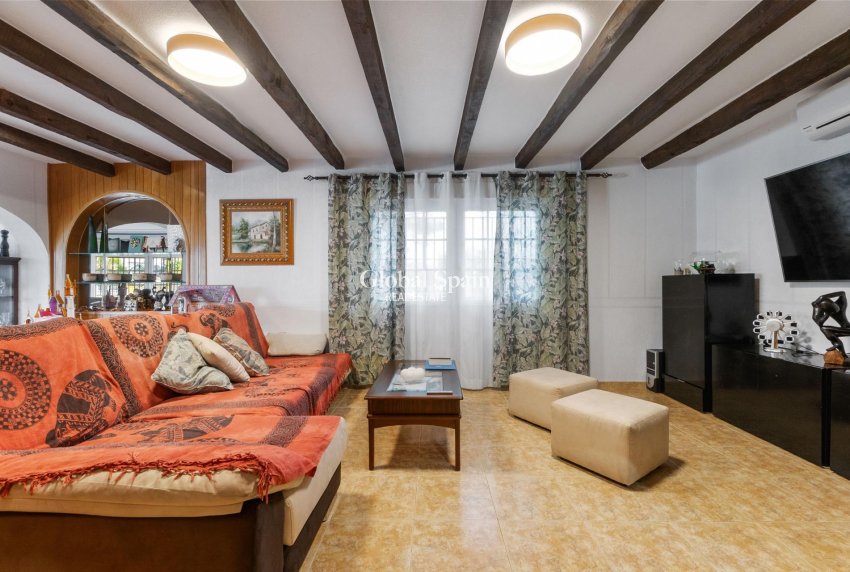 Odsprzedaż - WILLA  -
TORREVIEJA - LOS BALCONES - LOS ALTOS