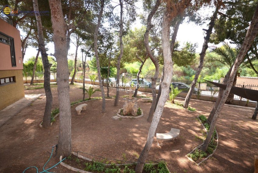 Odsprzedaż - WILLA  -
TORREVIEJA - LOS BALCONES - LOS ALTOS