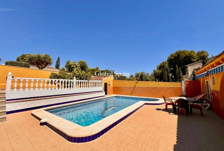 Odsprzedaż - WILLA  -
TORREVIEJA - LOS BALCONES - LOS ALTOS