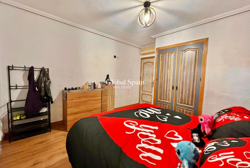 Odsprzedaż - WILLA  -
TORREVIEJA - LOS BALCONES - LOS ALTOS