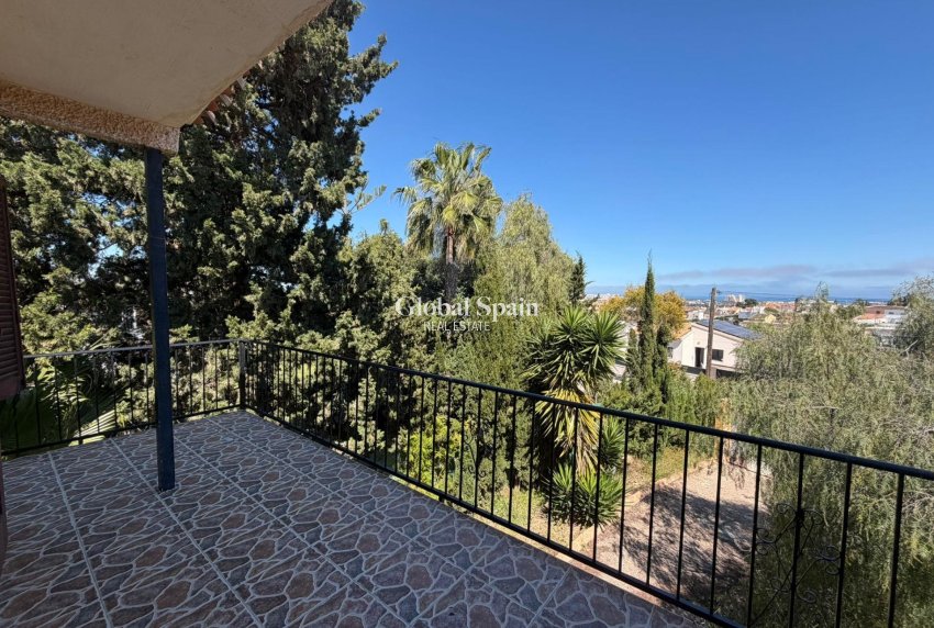 Odsprzedaż - WILLA  -
TORREVIEJA - LOS BALCONES - LOS ALTOS