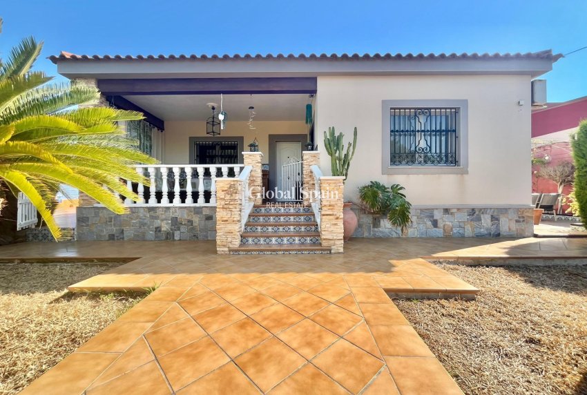 Odsprzedaż - WILLA  -
TORREVIEJA - LOS BALCONES - LOS ALTOS