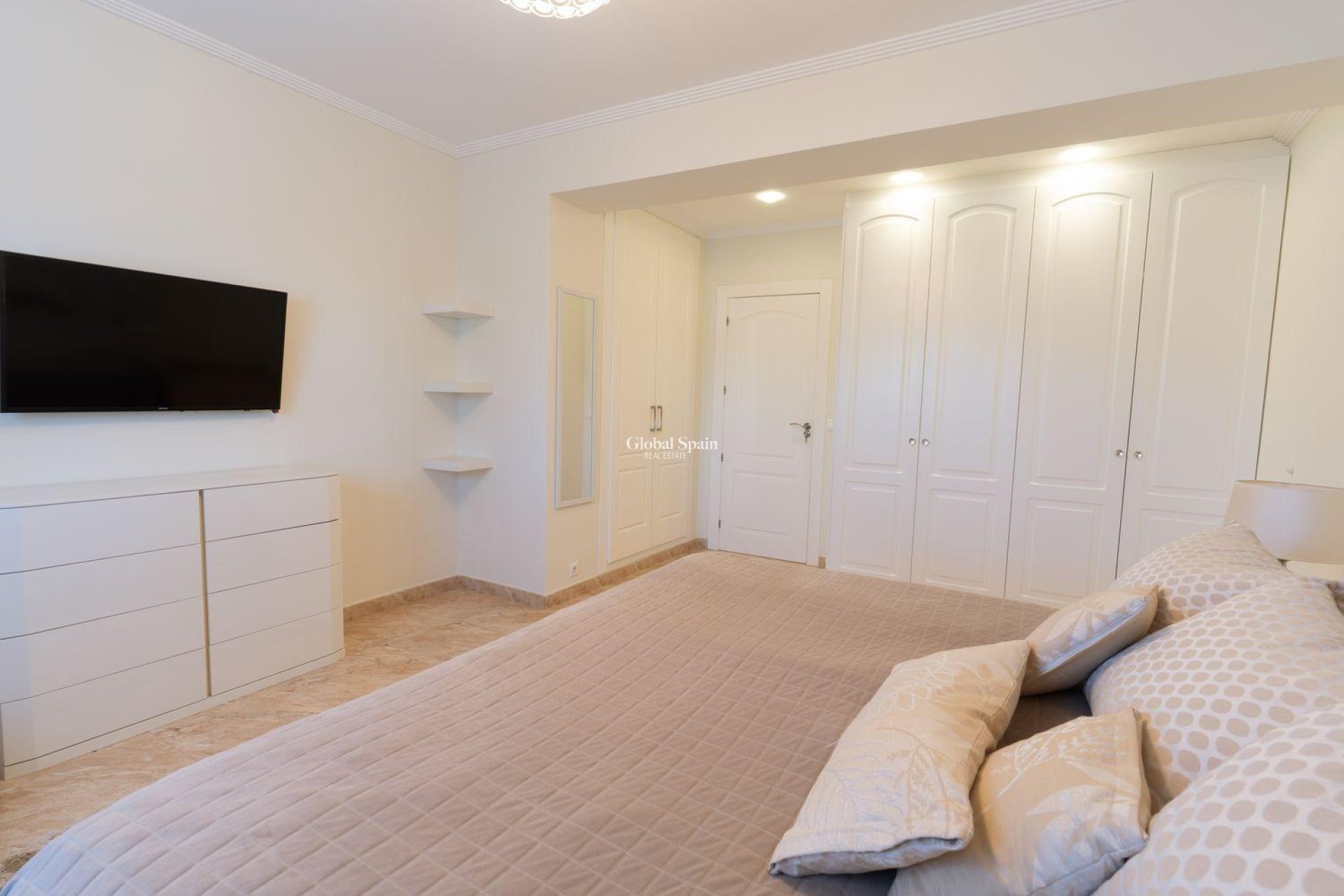 Odsprzedaż - WILLA  -
TORREVIEJA - LOS BALCONES - LOS ALTOS