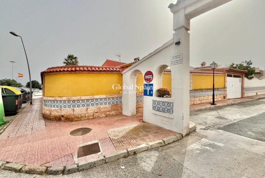Odsprzedaż - WILLA  -
TORREVIEJA - LOS BALCONES - LOS ALTOS
