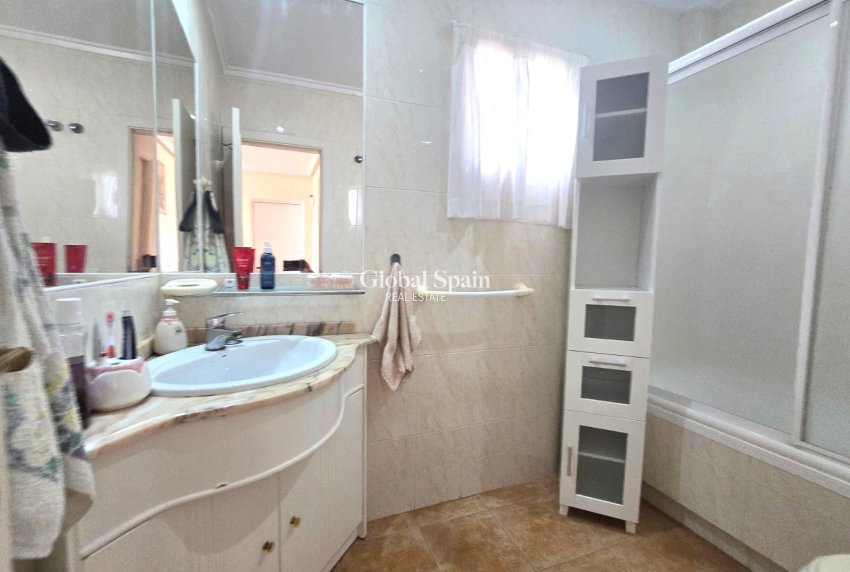 Odsprzedaż - WILLA  -
TORREVIEJA - LOS BALCONES - LOS ALTOS