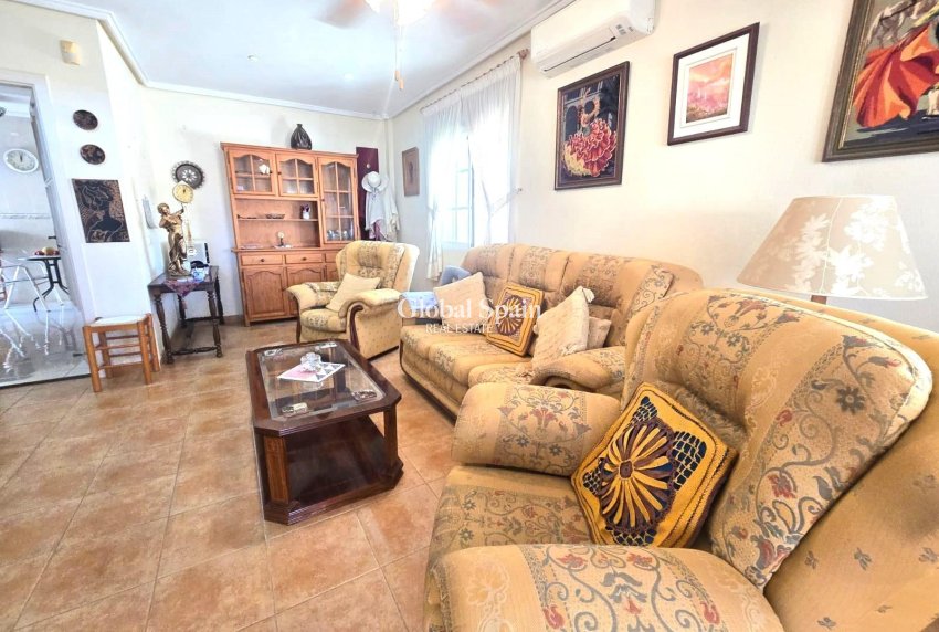 Odsprzedaż - WILLA  -
TORREVIEJA - LOS BALCONES - LOS ALTOS