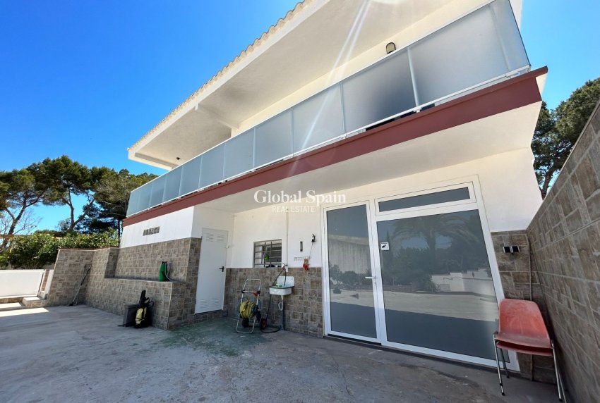 Odsprzedaż - WILLA  -
TORREVIEJA - LOS BALCONES - LOS ALTOS