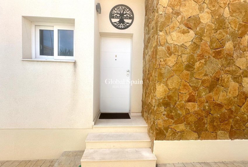 Odsprzedaż - WILLA  -
TORREVIEJA - Miramar - Torre Del Moro