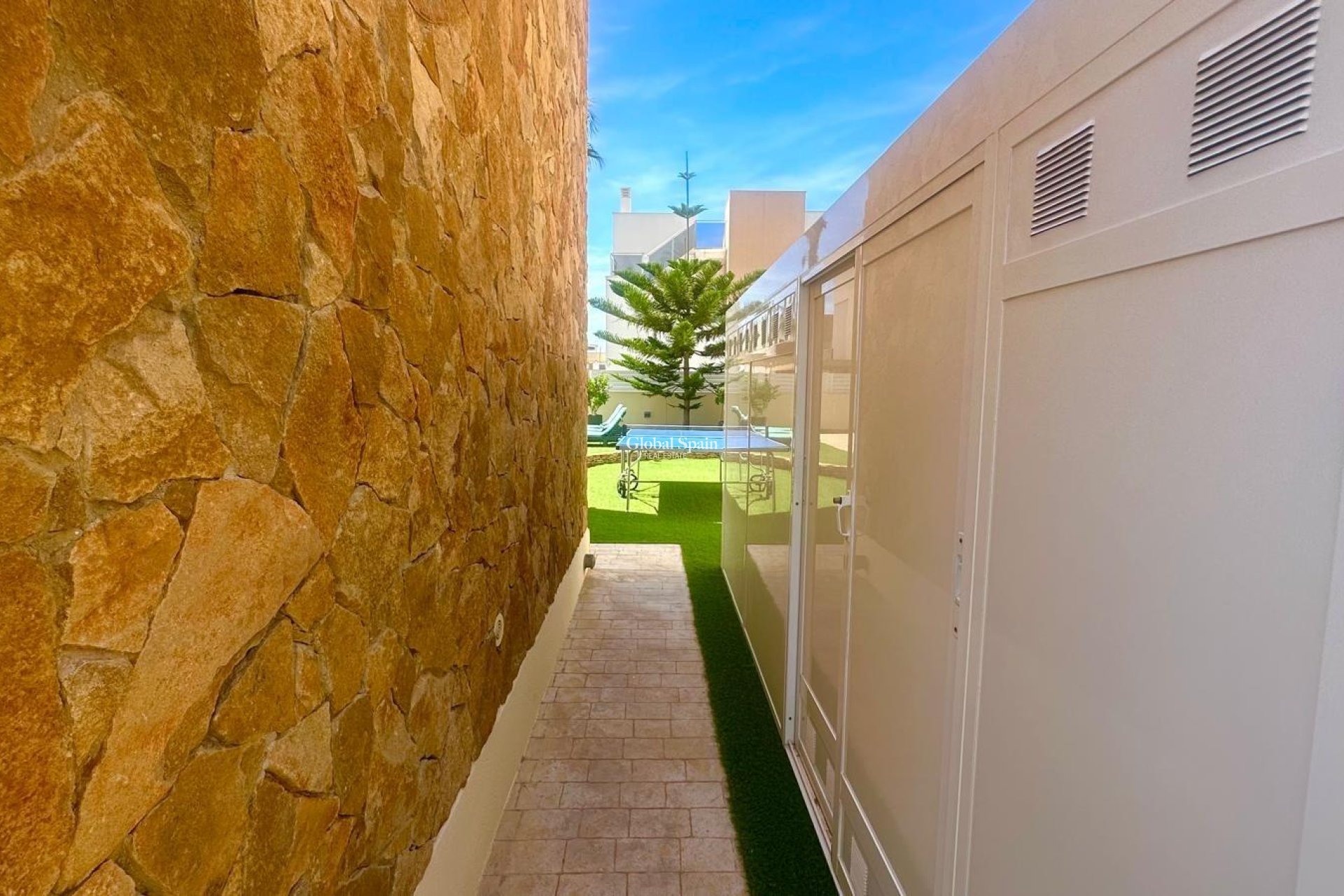 Odsprzedaż - WILLA  -
TORREVIEJA - Miramar - Torre Del Moro