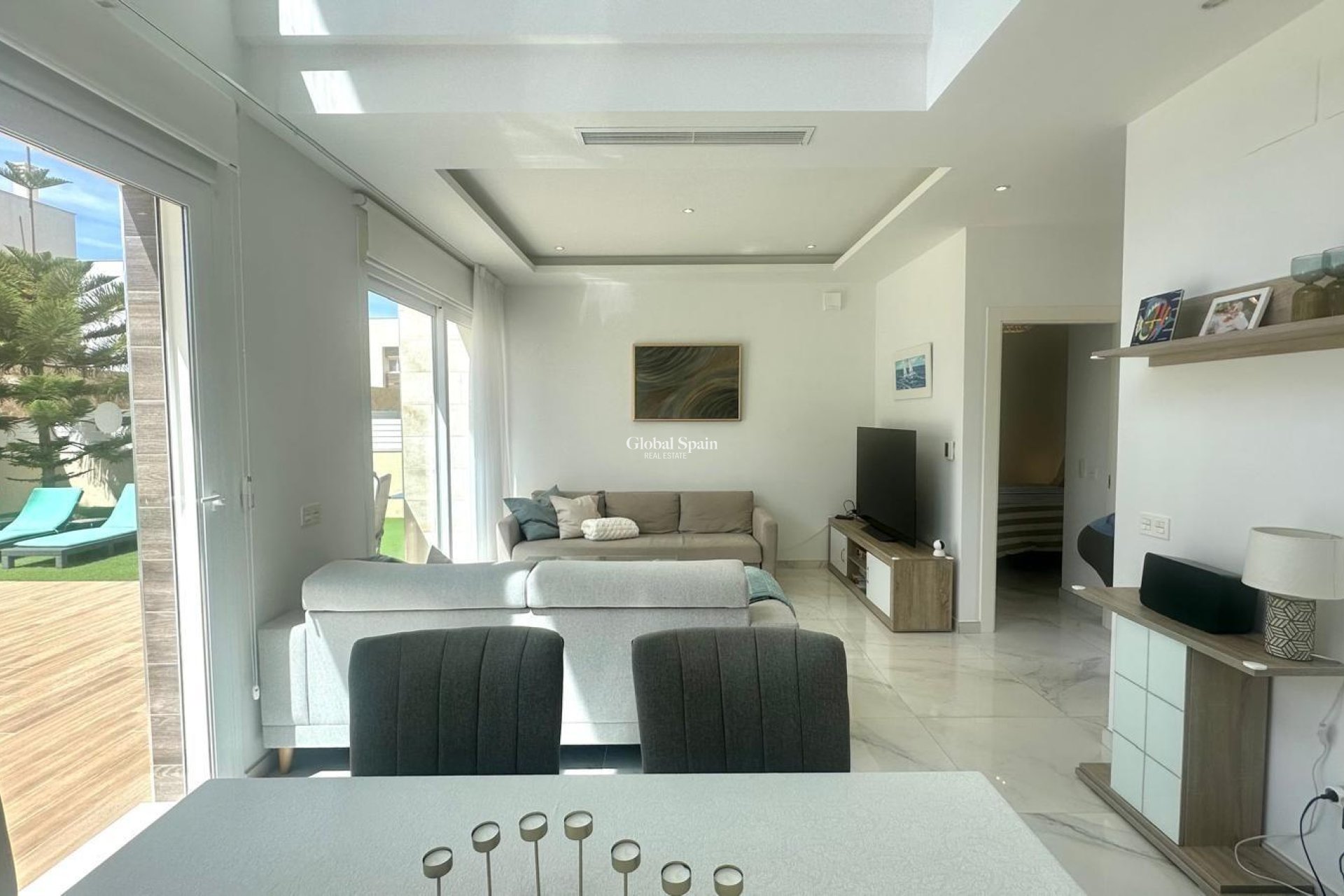 Odsprzedaż - WILLA  -
TORREVIEJA - Miramar - Torre Del Moro