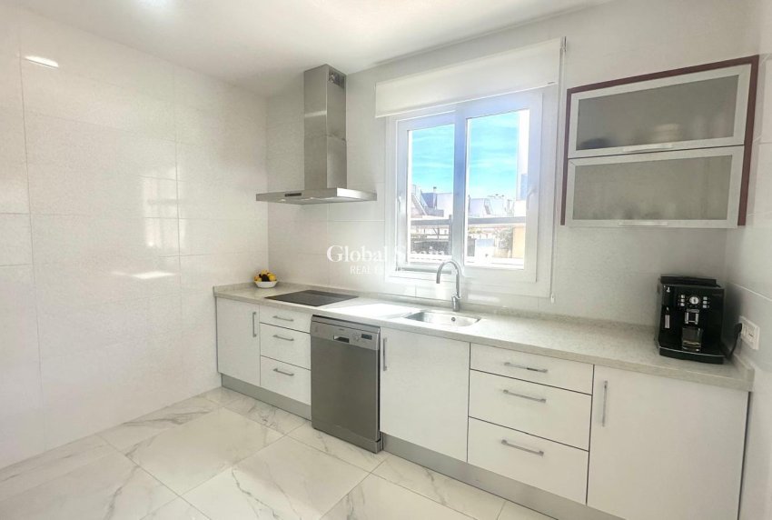 Odsprzedaż - WILLA  -
TORREVIEJA - Miramar - Torre Del Moro