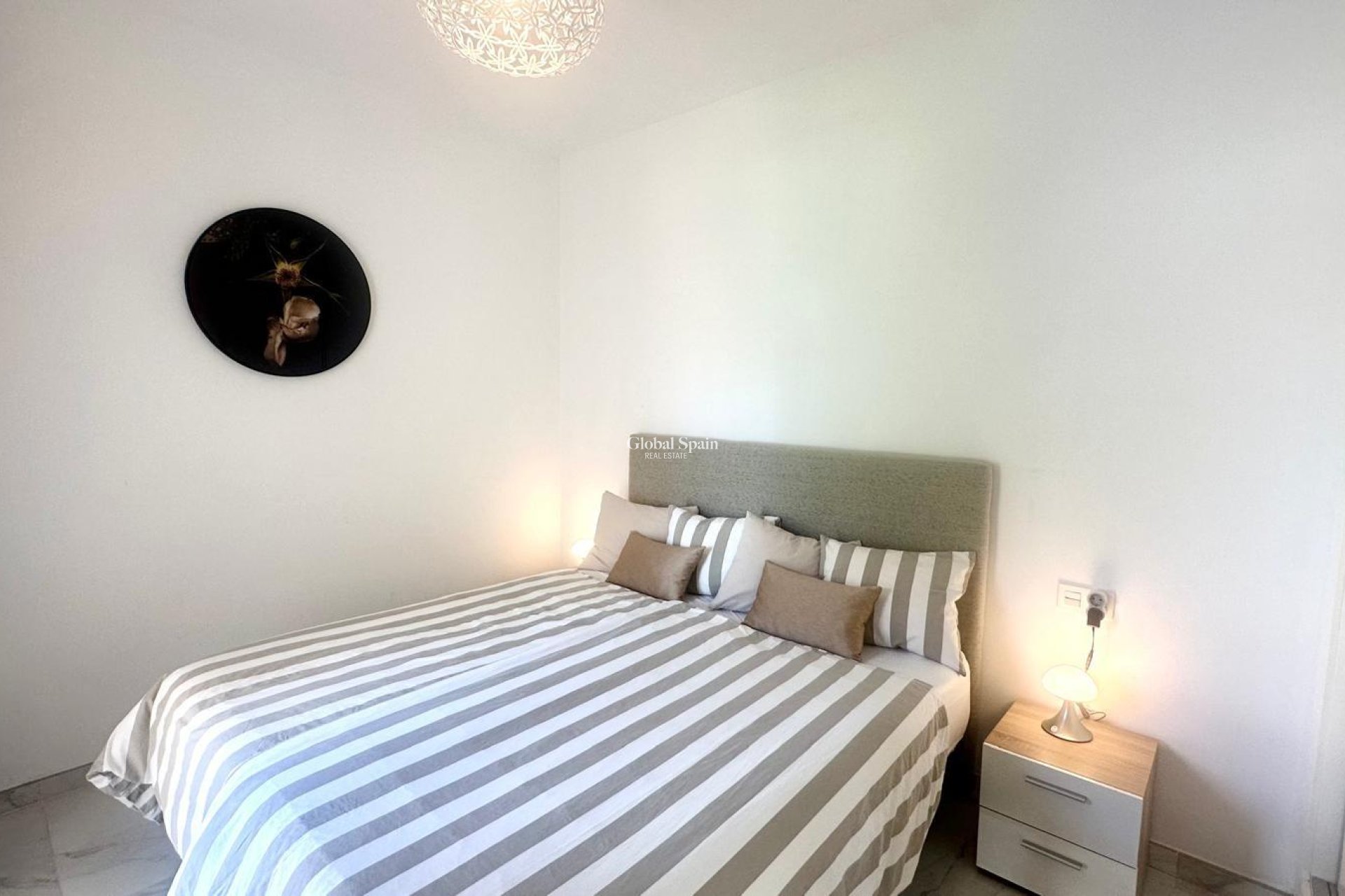 Odsprzedaż - WILLA  -
TORREVIEJA - Miramar - Torre Del Moro