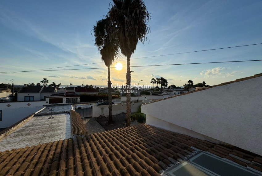 Odsprzedaż - Willa -
TORREVIEJA - San luis