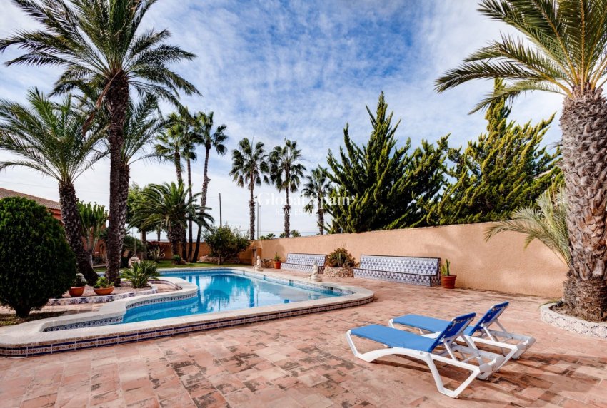 Odsprzedaż - WILLA  -
TORREVIEJA - San Luis