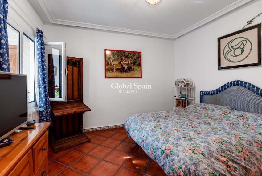 Odsprzedaż - WILLA  -
TORREVIEJA - San Luis