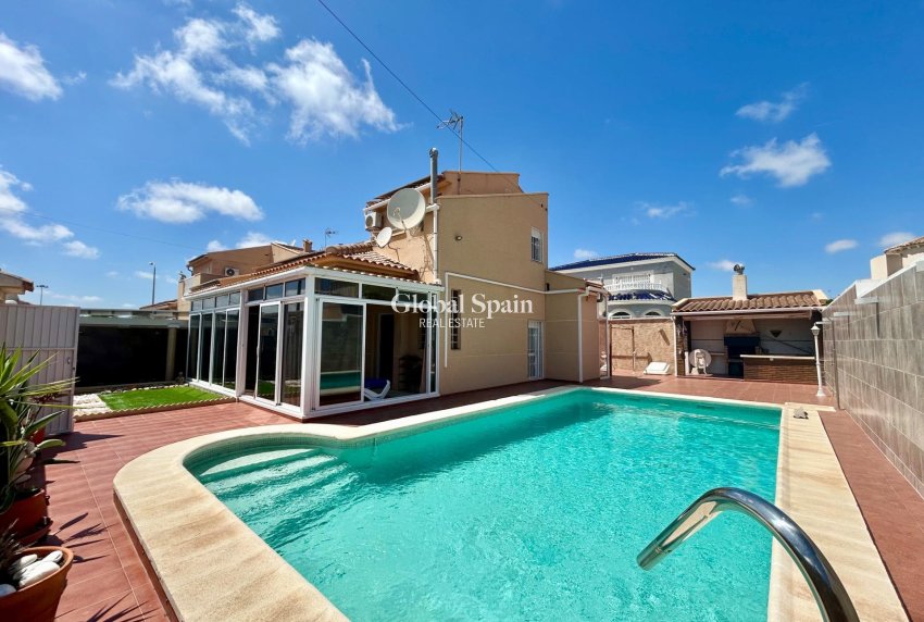 Odsprzedaż - WILLA  -
TORREVIEJA - San Luis