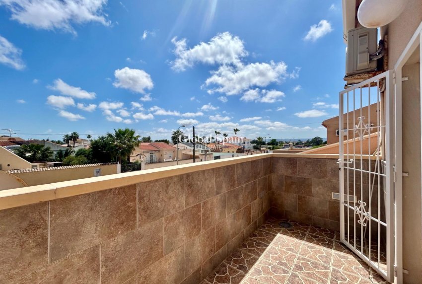 Odsprzedaż - WILLA  -
TORREVIEJA - San Luis
