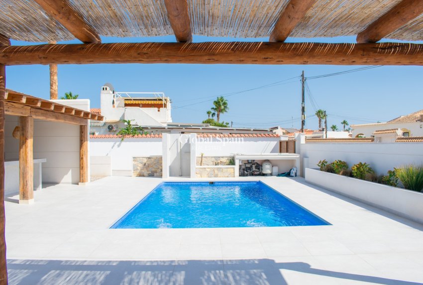 Odsprzedaż - WILLA  -
TORREVIEJA - Torreta Florida