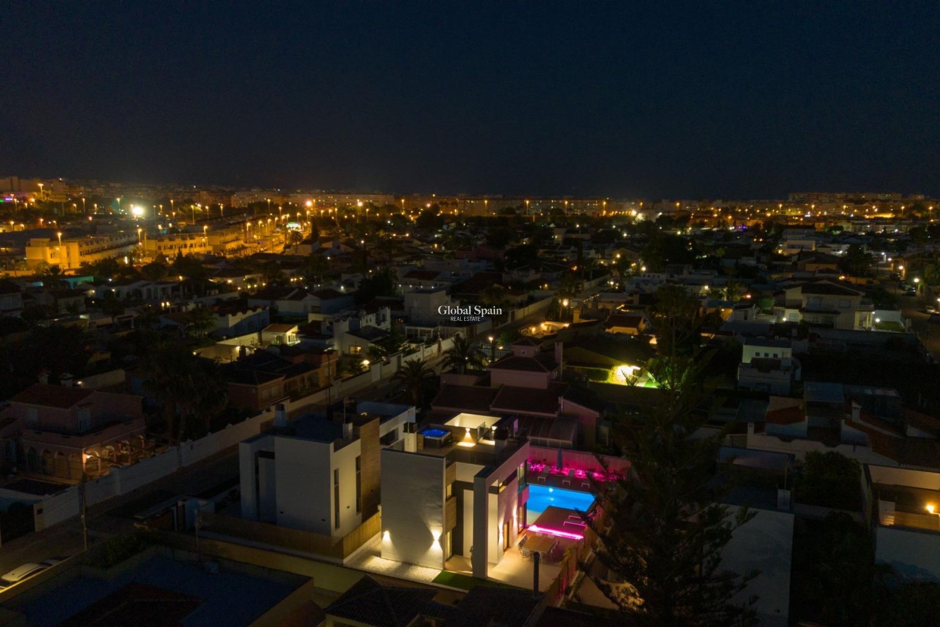 Odsprzedaż - WILLA  -
TORREVIEJA - Torreta Florida