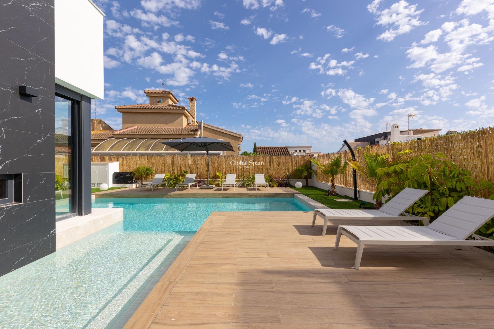 Odsprzedaż - WILLA  -
TORREVIEJA - Torreta Florida