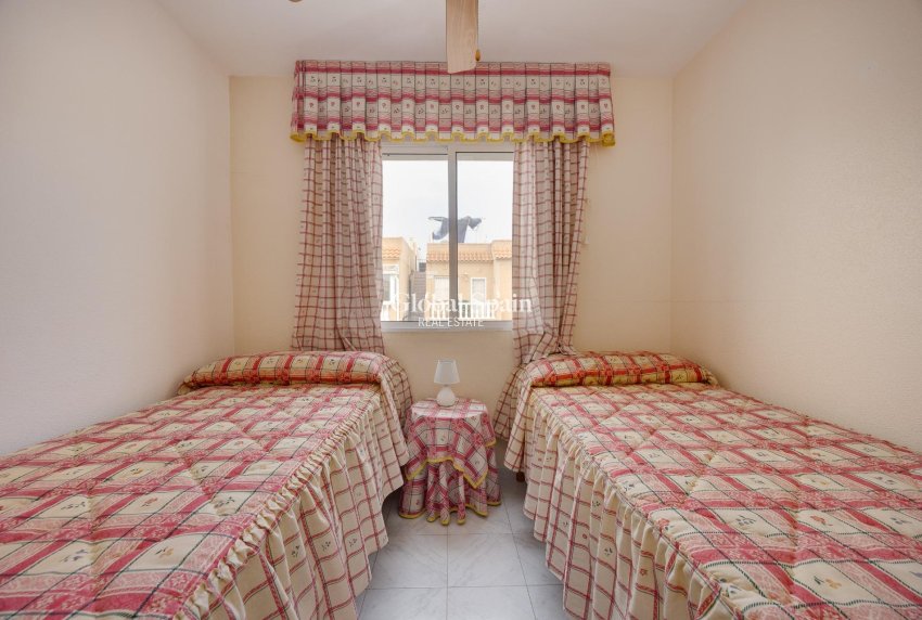 Odsprzedaż - WILLA  -
TORREVIEJA - Torretas