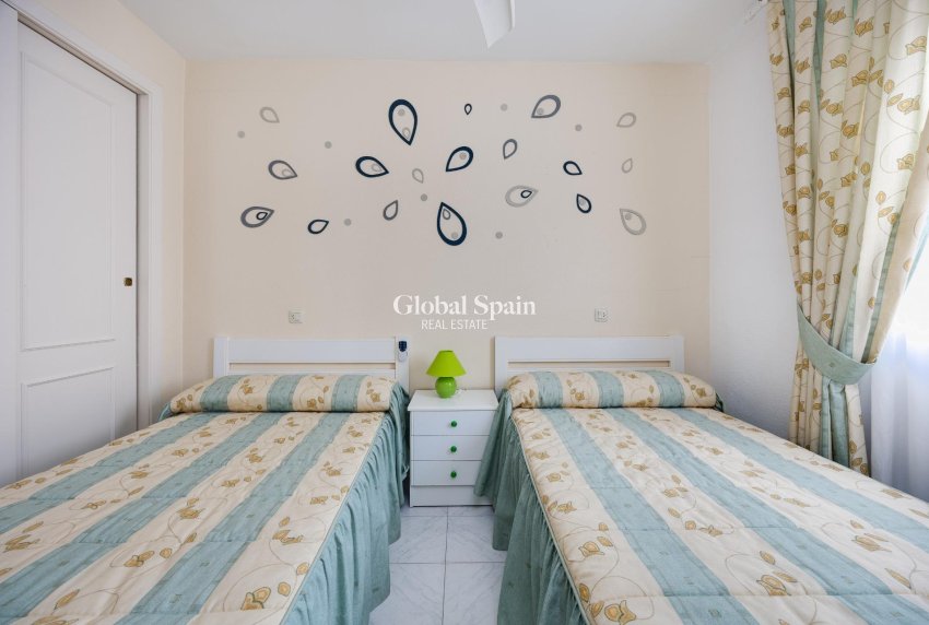 Odsprzedaż - WILLA  -
TORREVIEJA - Torretas